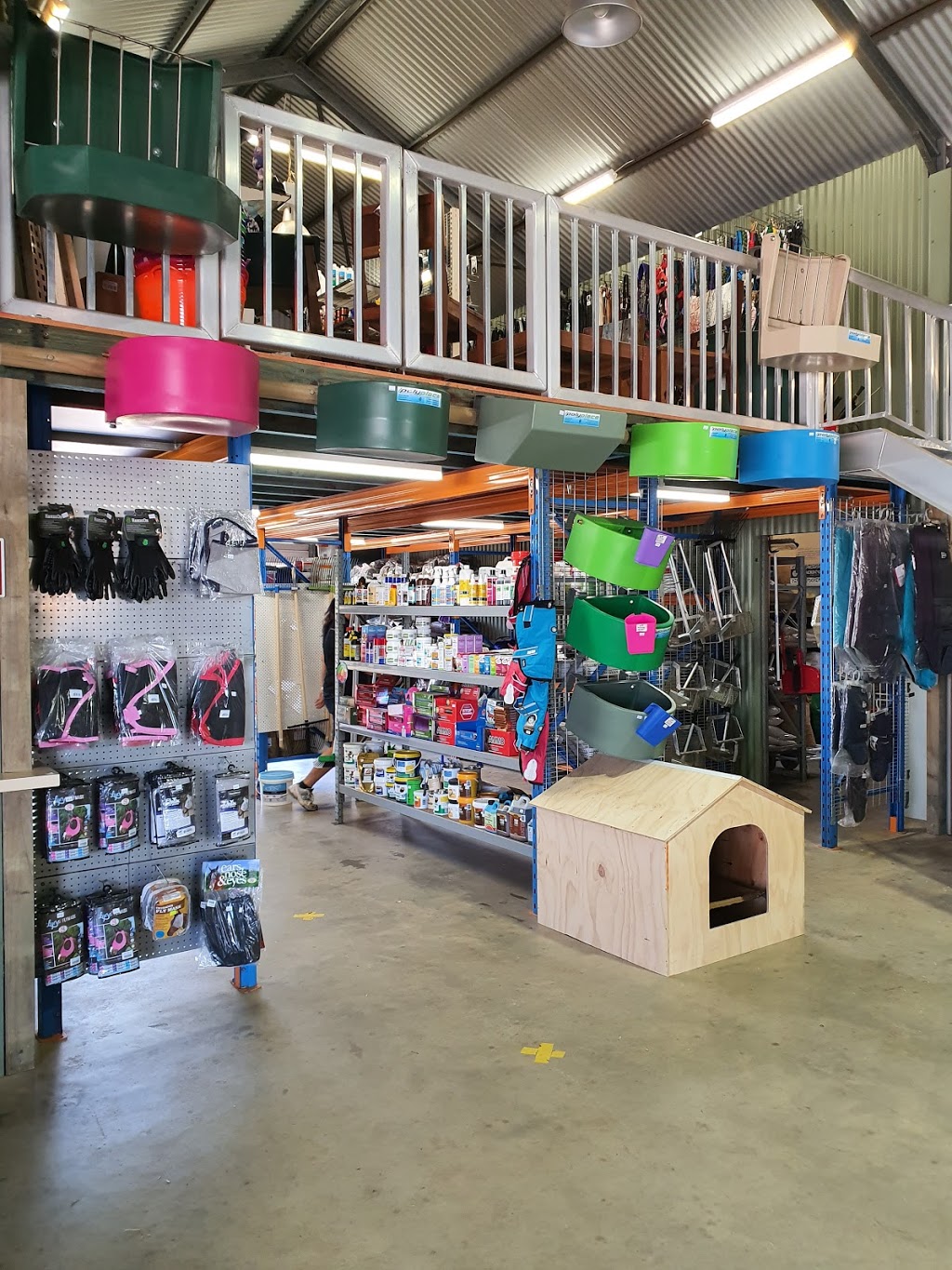 Geraldton Stockfeeds | pet store | 374 Eighth St, Woorree WA 6530, Australia | 0899218437 OR +61 8 9921 8437