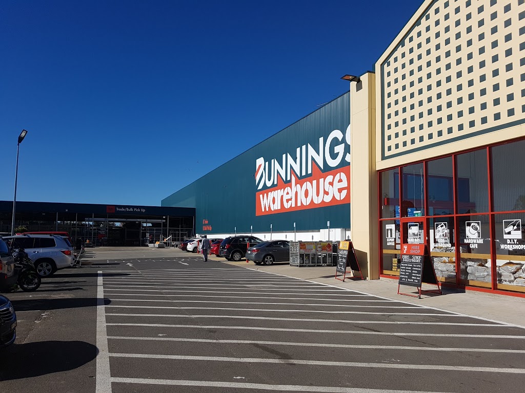 Bunnings Minchinbury | hardware store | Cnr Great Western Hwy &, John Hines Ave, Minchinbury NSW 2770, Australia | 0288820600 OR +61 2 8882 0600