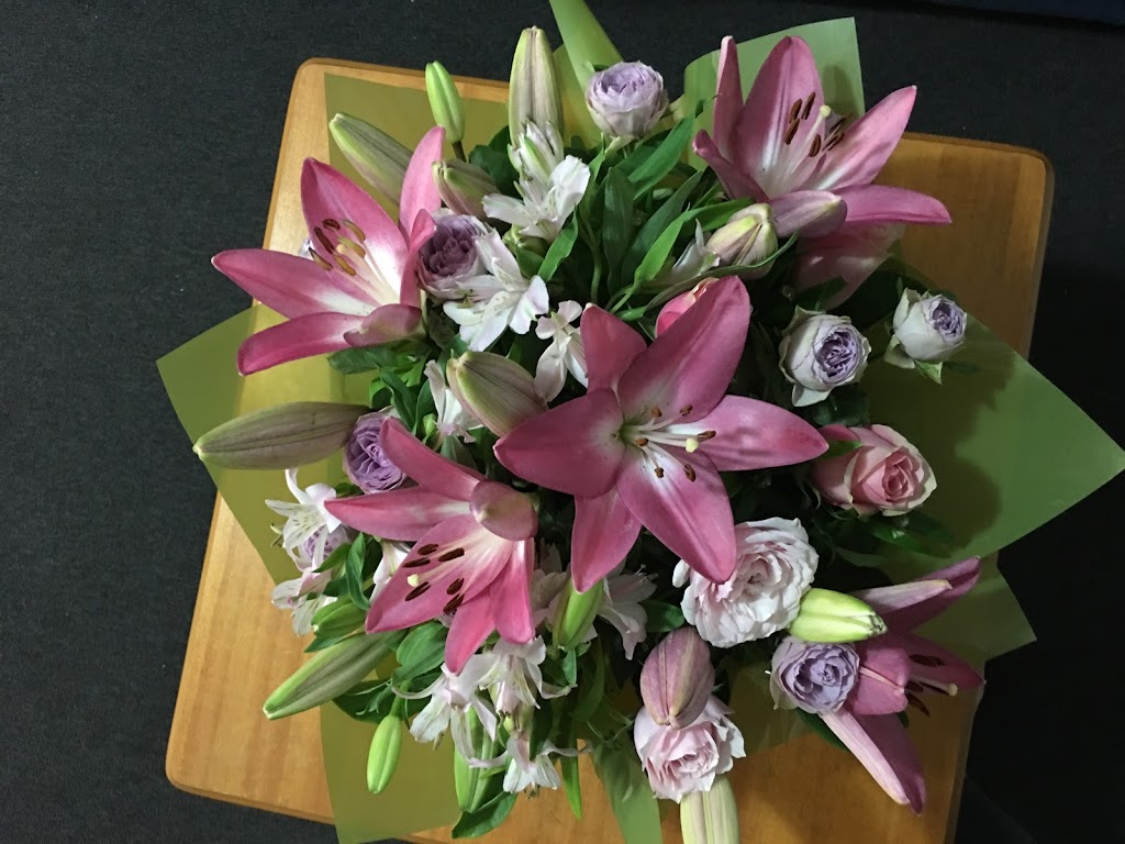 Flowers with Style | florist | 126 Campbell St, Bundall QLD 4217, Australia | 0755388252 OR +61 7 5538 8252