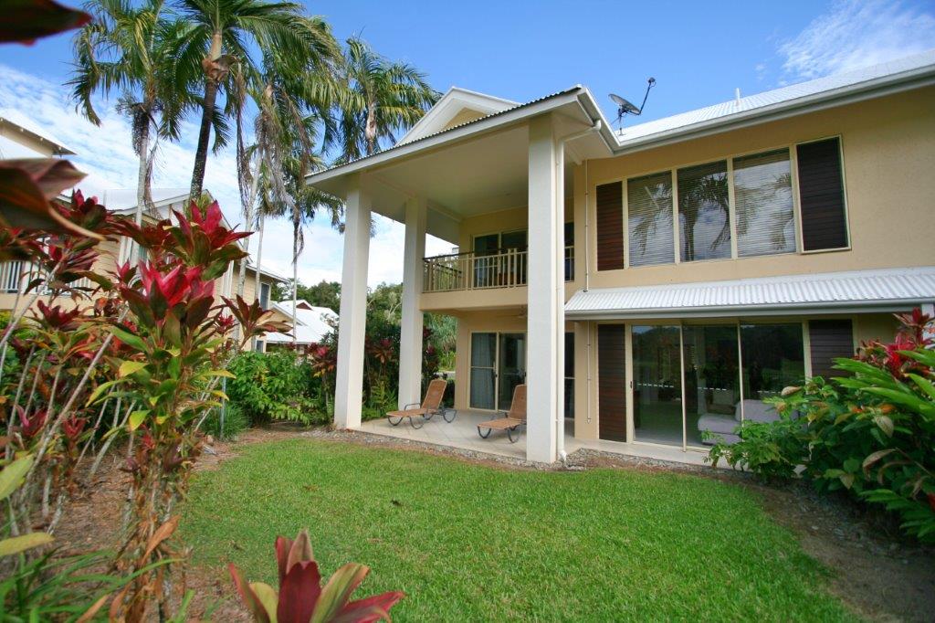 Villa 10 Port Douglas (Paradise Links Resort) | Villa 10/24-70 Nautilus St, Craiglie QLD 4877, Australia | Phone: (07) 4099 1511