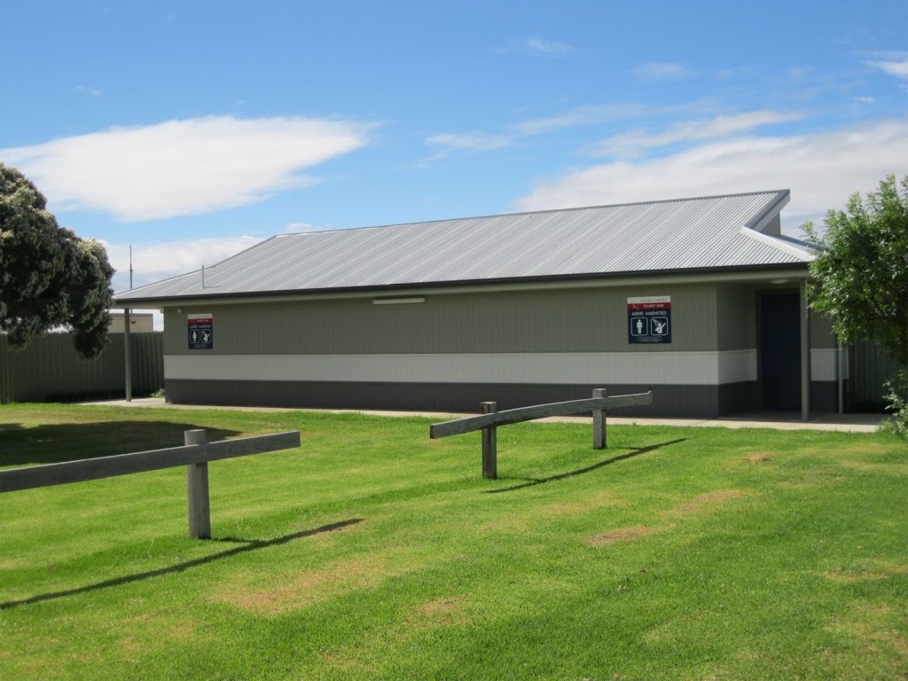 Temora Airfield Tourist Park Caravans and Camping | rv park | 7 Tenefts St, Temora NSW 2666, Australia | 0418780251 OR +61 418 780 251