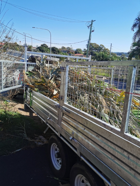 Border Rubbish Removal | 35 Ballow St, Coolangatta QLD 4225, Australia | Phone: 0427 090 055