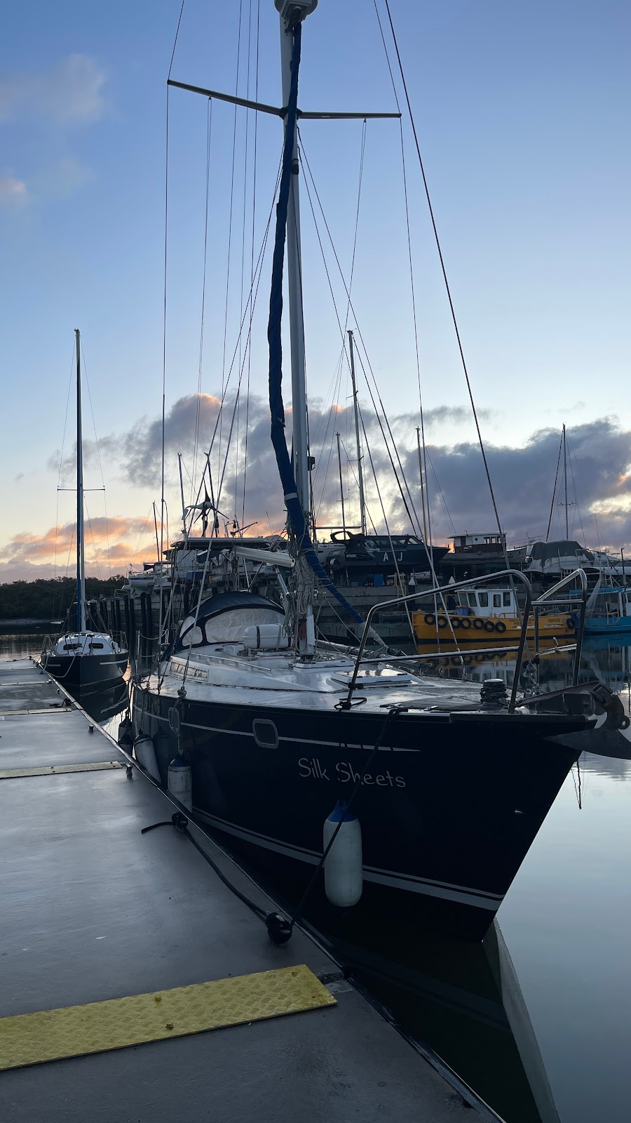 Boat Central Redlands Coast | Shed 4/94 Beveridge Rd, Thornlands QLD 4164, Australia | Phone: 1300 979 863