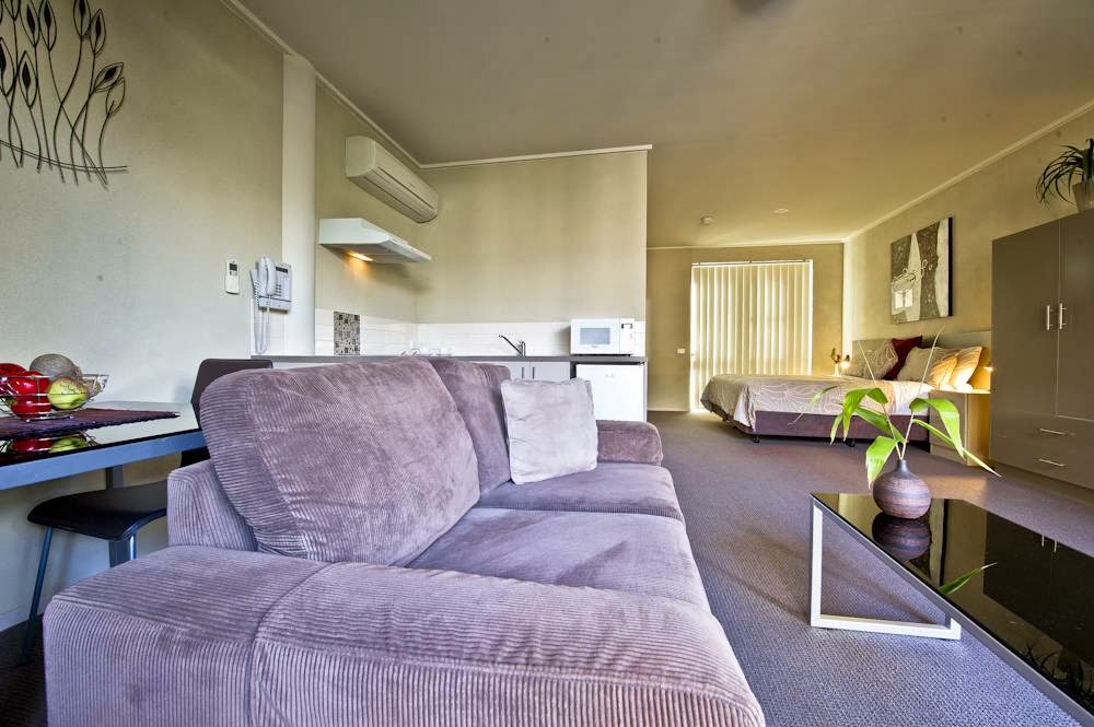 Moonlight Bay Apartments | lodging | 4 Napier St, Rye VIC 3941, Australia | 0359857499 OR +61 3 5985 7499