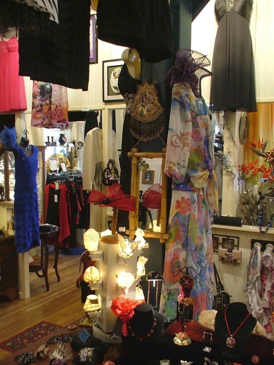 Just Gorgeous | clothing store | 16 Coondoo St, Kuranda QLD 4881, Australia | 0740937508 OR +61 7 4093 7508