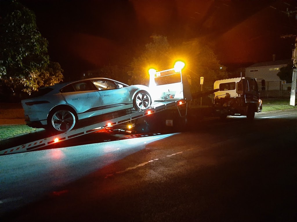 A1 Towing Gippsland | 62 Whiters St, Lakes Entrance VIC 3909, Australia | Phone: 0407 696 448