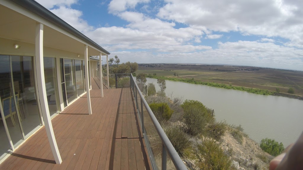 Murray Bridge Holiday Lodge Lookout Drive | 40C Lookout Dr, Murray Bridge East SA 5253, Australia | Phone: 0430 635 160