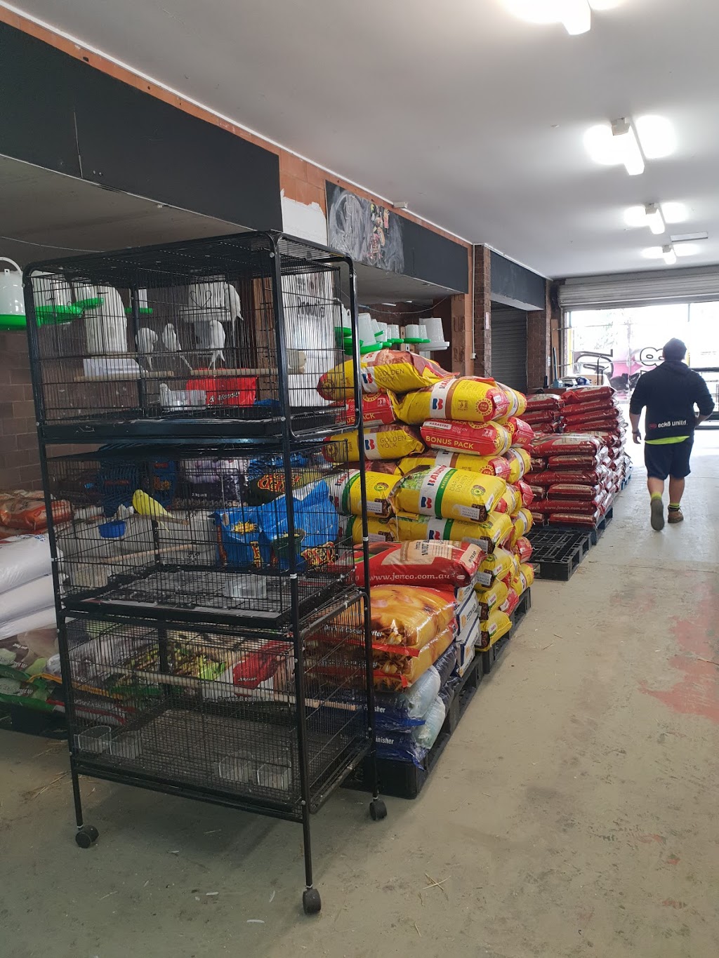 Redcliffe Feed And Grain | store | shop 1/681 Deception Bay Rd, Deception Bay QLD 4508, Australia | 0732030884 OR +61 7 3203 0884