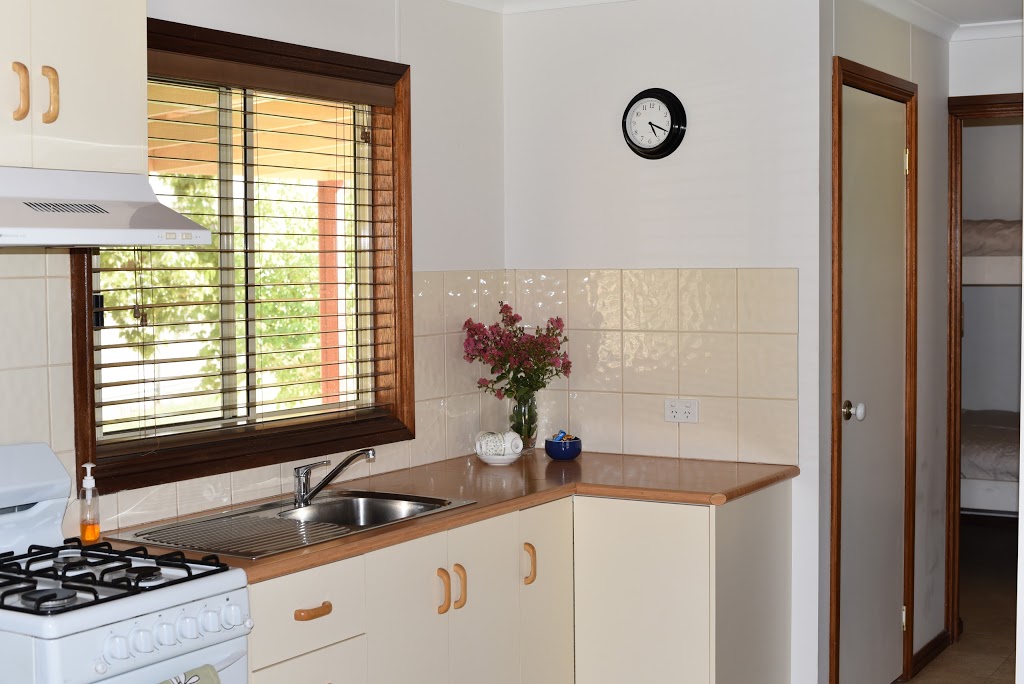 Kames Cottages | Research Station Rd, Temora NSW 2666, Australia | Phone: (02) 6978 1888
