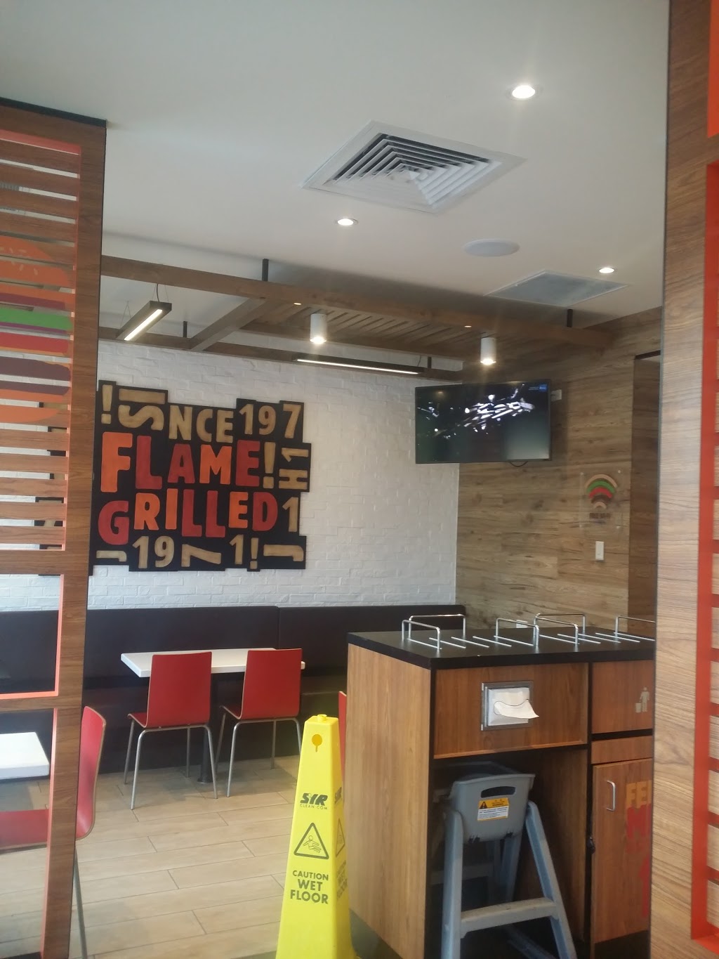 Hungry Jacks | 36-42 Chambers Flat Rd, Waterford West QLD 4133, Australia | Phone: 32007599