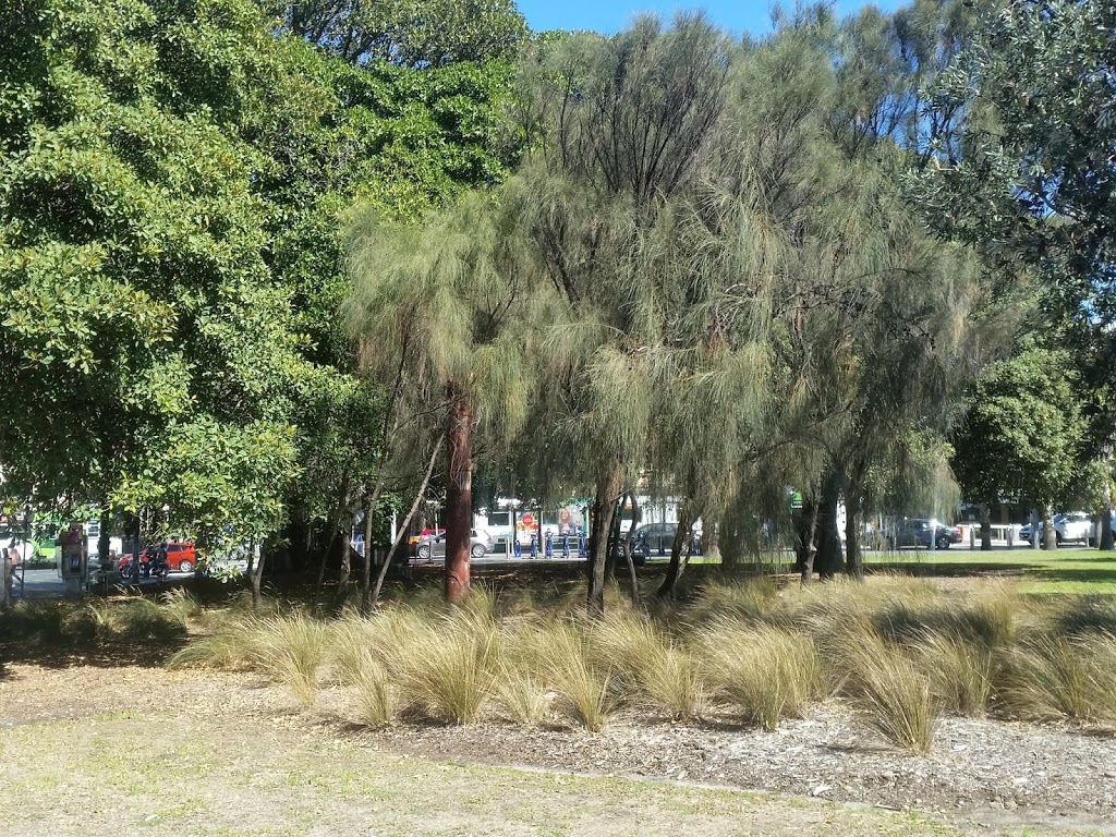 Cleve Gardens | park | Cnr Beaconsfield Pde and Fitzroy treet, St Kilda West VIC 3182, Australia