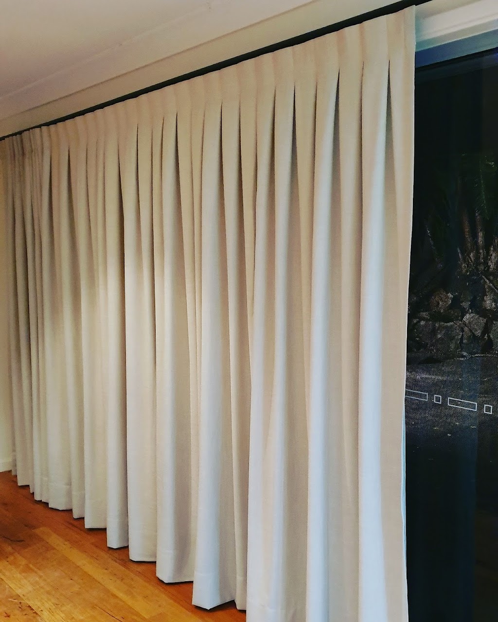 Budget Curtains | furniture store | 1/11 Kylie Cres, Batemans Bay NSW 2536, Australia | 0244725259 OR +61 2 4472 5259