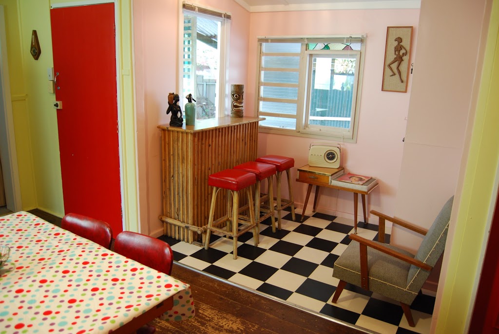 The ReTrO Shack | lodging | 4 Gordon St, Aldinga Beach SA 5173, Australia | 0434404860 OR +61 434 404 860