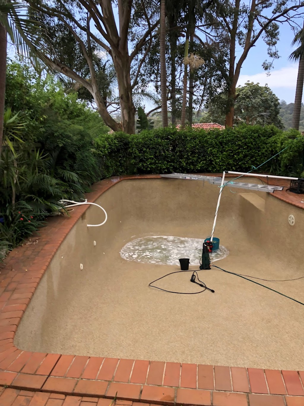 Micks Pool Care |  | 14 Enright Dr, North Rothbury NSW 2335, Australia | 0424979658 OR +61 424 979 658