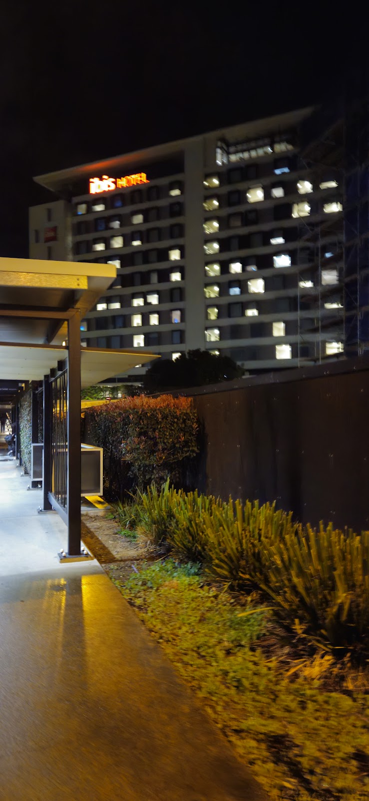Ibis Hotel | 2 Dryandra Rd, Brisbane Airport QLD 4008, Australia | Phone: (07) 3188 7300