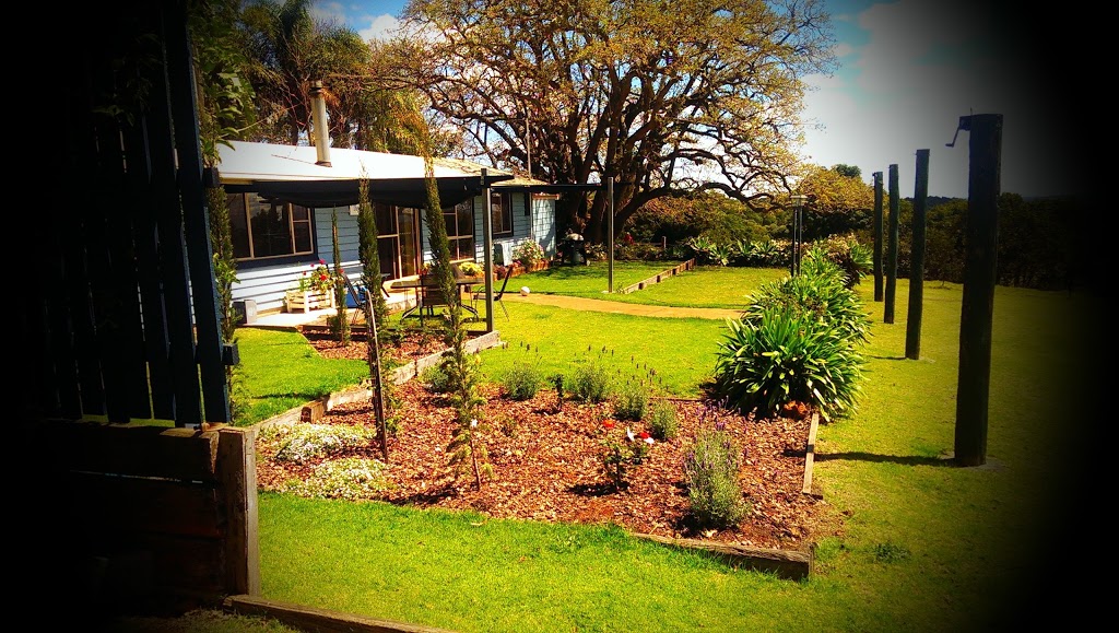 Hillview Cottages | lodging | 297 Birt Rd, Kingaroy QLD 4610, Australia | 0447747816 OR +61 447 747 816