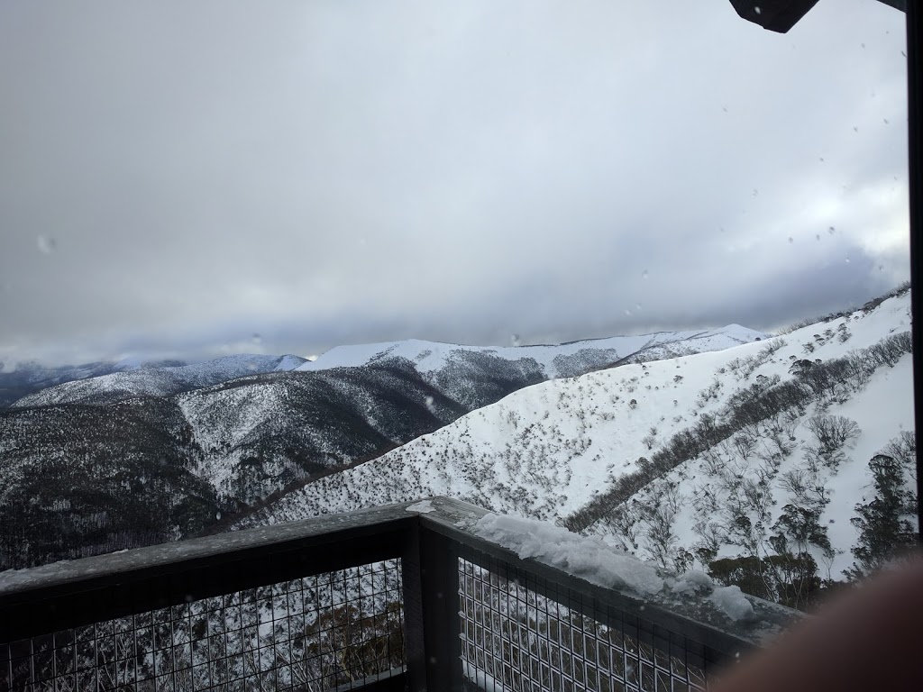 Asterix Ski Lodge | lodging | Gallows Ct, Hotham Heights VIC 3741, Australia | 1800657547 OR +61 1800 657 547