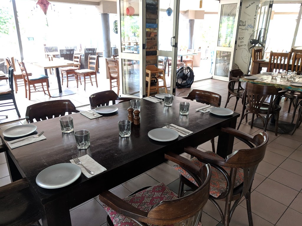 Coco Mojo Bar & Grill | restaurant | 14 Clifton Rd, Clifton Beach QLD 4879, Australia | 0740591272 OR +61 7 4059 1272