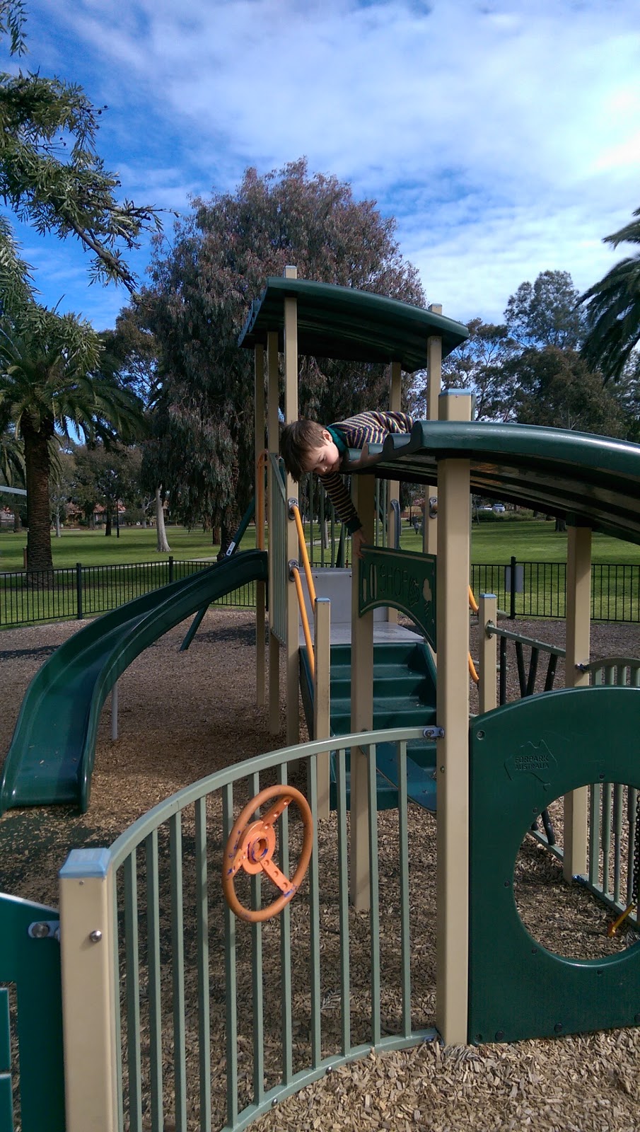 Penders Park | park | Pender St, St David St, Thornbury VIC 3071, Australia