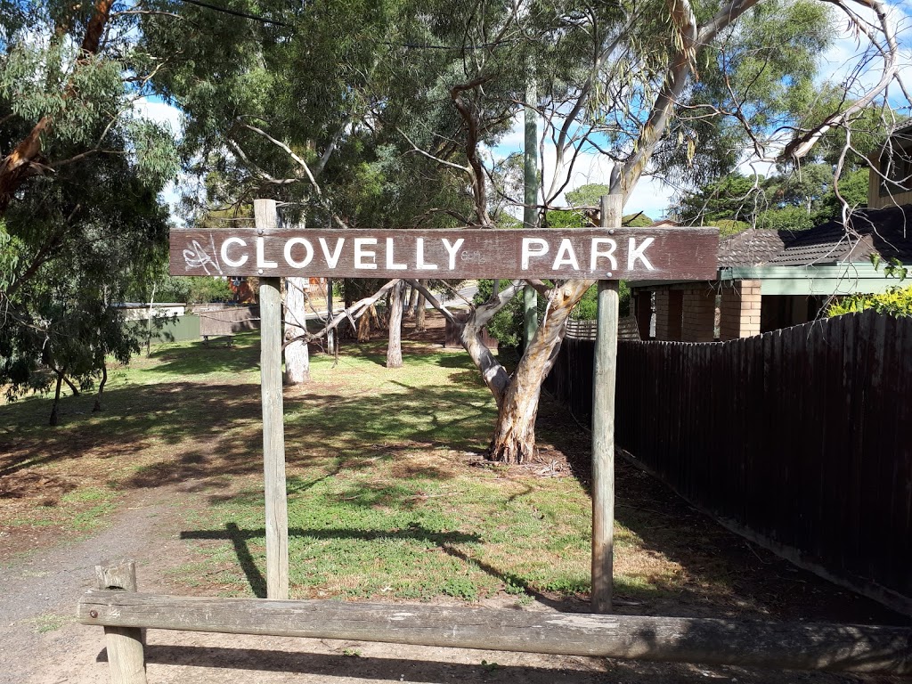 Clovelly Park | park | Viewbank VIC 3084, Australia | 0394904222 OR +61 3 9490 4222