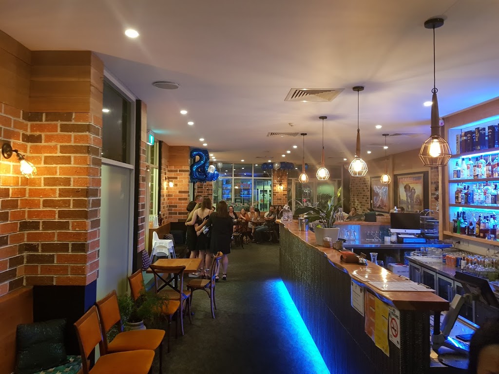 Eatzy Thai Restaurant | restaurant | 13/9 Village Way, Pakenham VIC 3810, Australia | 0359412141 OR +61 3 5941 2141
