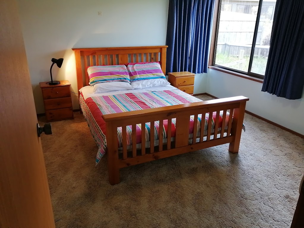 Seaview Holiday House | lodging | 223 Great Ocean Rd, Apollo Bay VIC 3233, Australia | 0432855496 OR +61 432 855 496