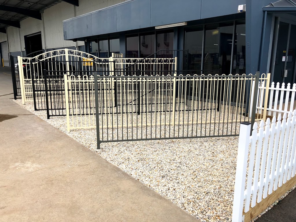 Our Town Fencing | store | 2324 Pacific Hwy, Heatherbrae NSW 2324, Australia | 0249837777 OR +61 2 4983 7777