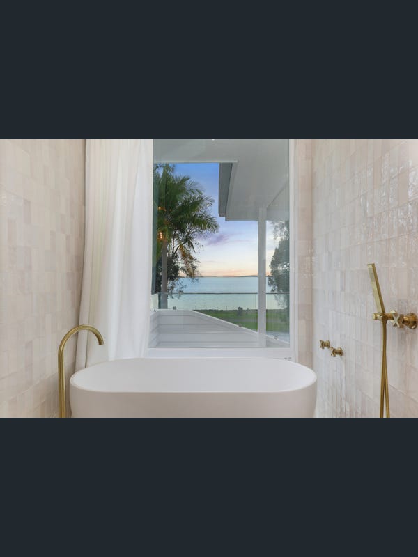 Coastline Building Bathroom renovations -Services Central Coast | 9 Parklands Cl, Bateau Bay NSW 2261, Australia | Phone: 0405 387 661