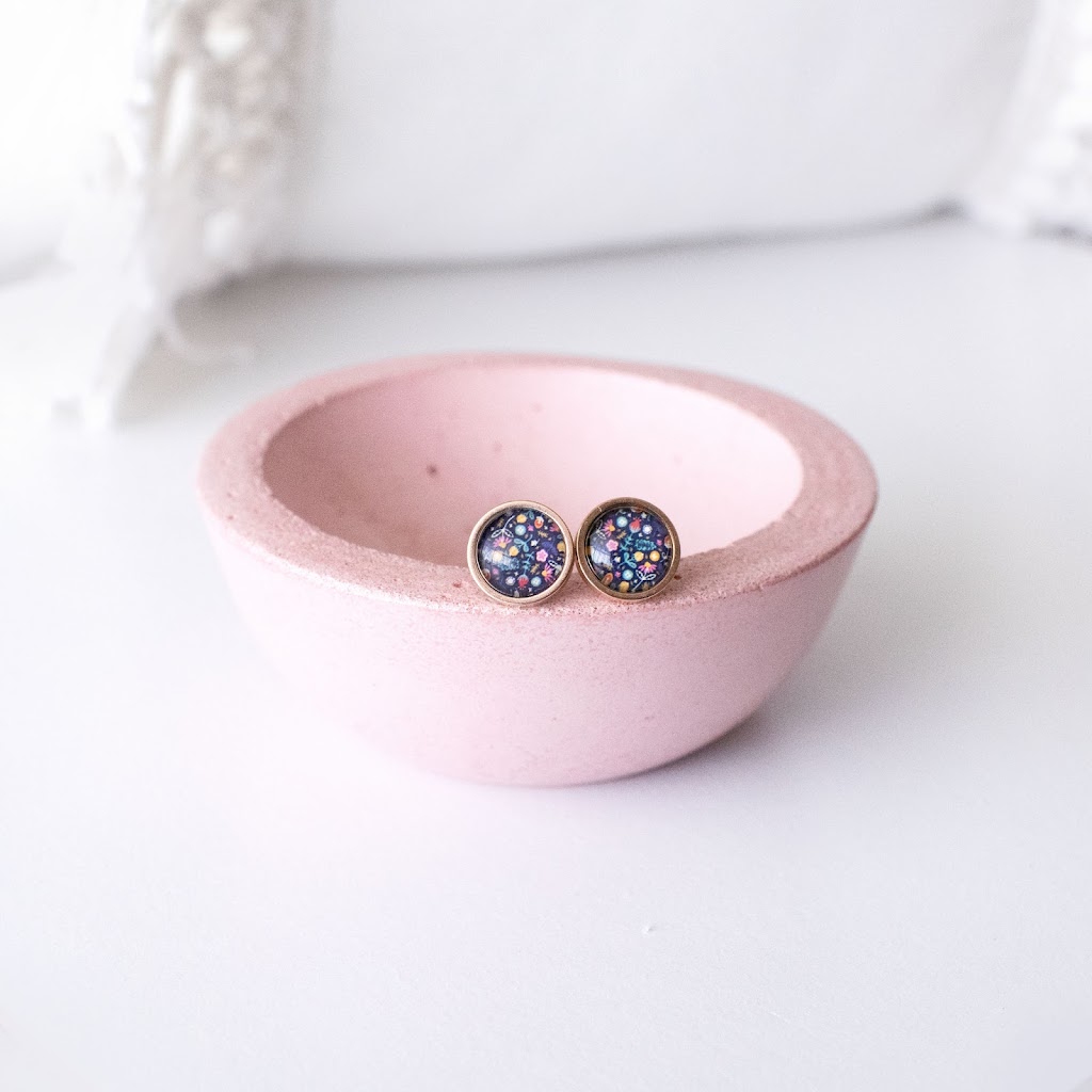 White Label Earrings | 7888 Hamilton Hwy, Tarrington VIC 3301, Australia | Phone: 0417 741 279
