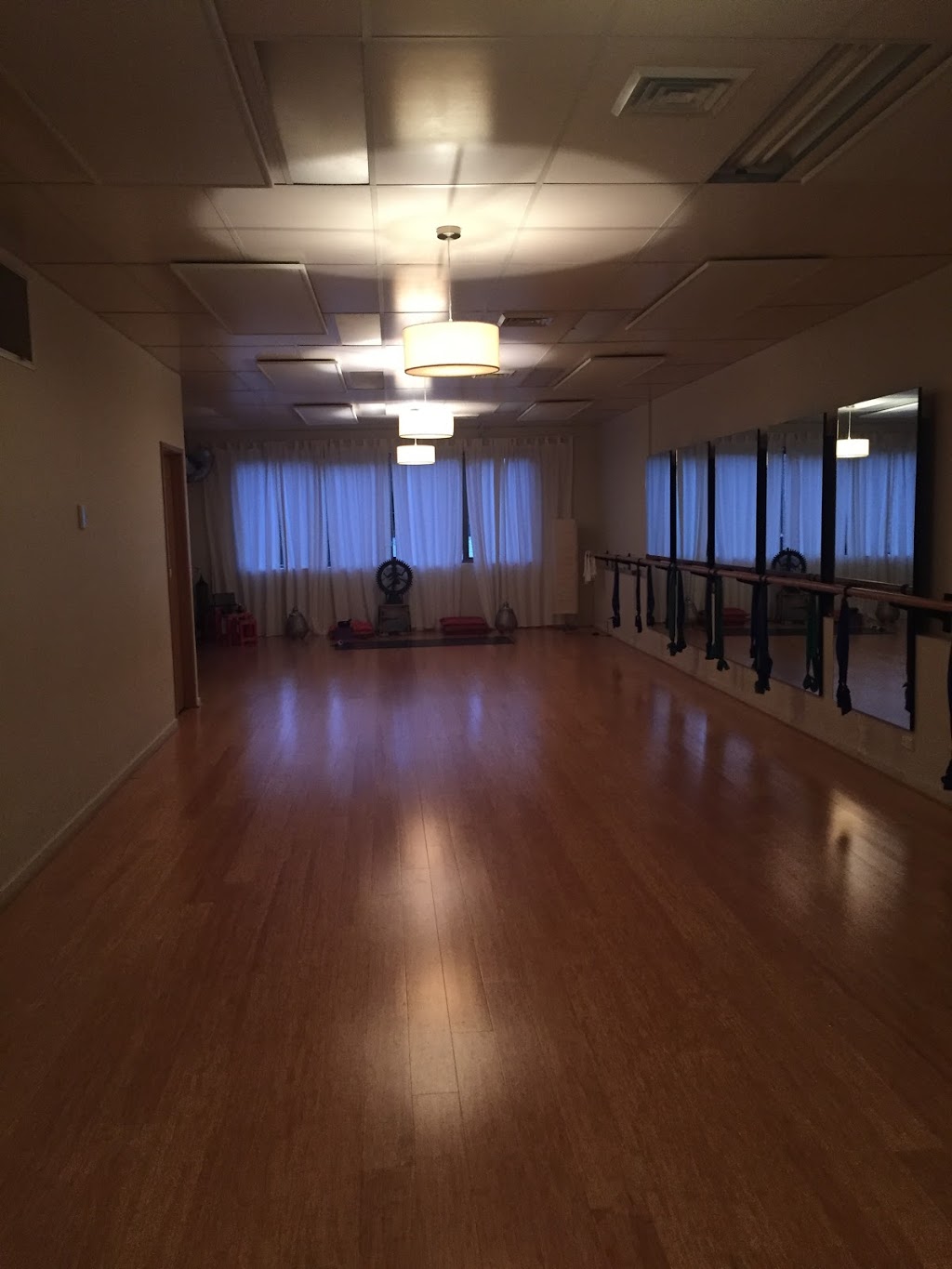 Sanctuary Yoga Beaumaris | gym | Upstairs, 42 E Concourse, Beaumaris VIC 3193, Australia | 0411237025 OR +61 411 237 025