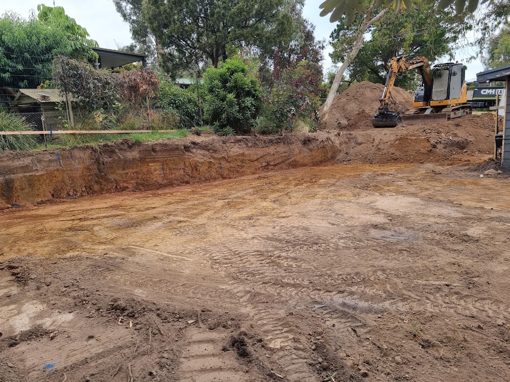 CMH Earthworks | Shop 9/2432 Frankston - Flinders Rd, Bittern VIC 3918, Australia | Phone: 0401 000 072