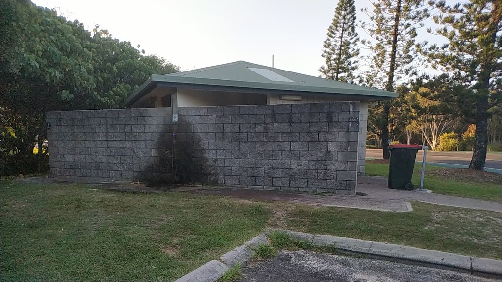 Public toilet | Mudjimba QLD 4564, Australia | Phone: (07) 5475 7300