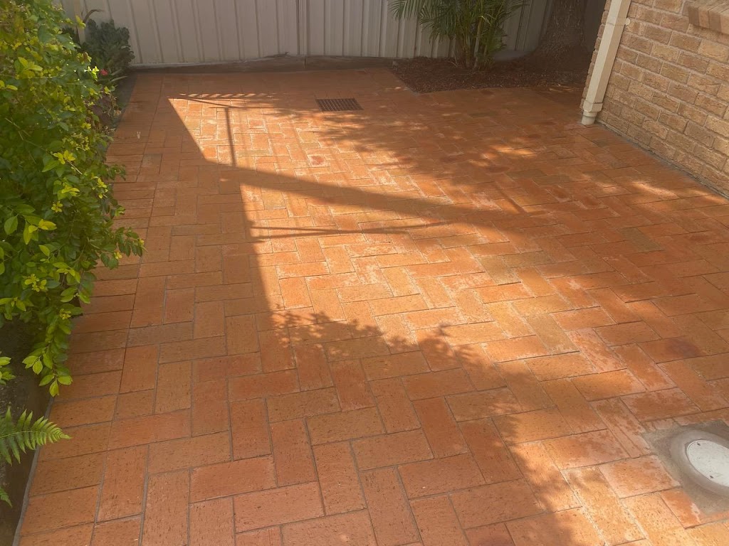 Les Blackburn Landscaping | 4 Rosella Way, Tingira Heights NSW 2290, Australia | Phone: 0414 486 633