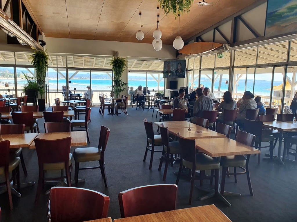 Rainbow Bay Surf Club Bar | 2 Snapper Rocks Rd, Coolangatta QLD 4225, Australia | Phone: (07) 5536 6390