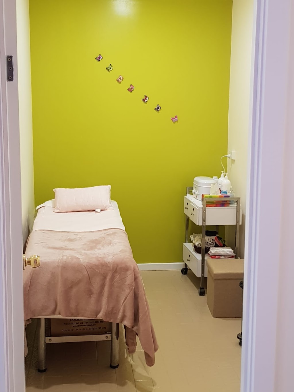 Magic beauty secrets indian parlour | 25 Symonds Rd, Dean Park NSW 2761, Australia | Phone: 0421 017 049