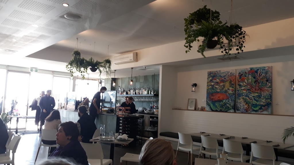 Zenith Cafe, Restaurant and Bar | 59 Shoal Bay Rd, Shoal Bay NSW 2315, Australia | Phone: (02) 4063 0026