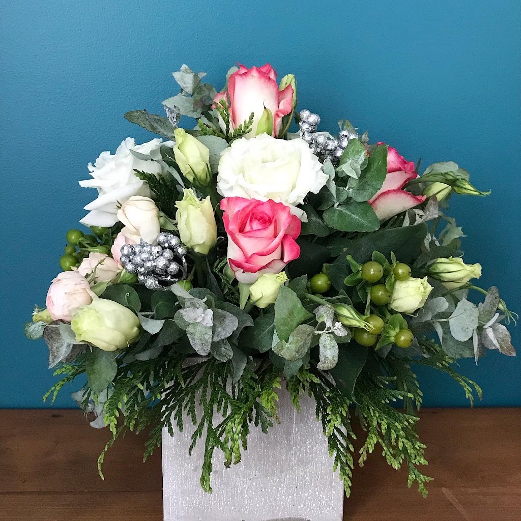 Willow on the Lane | florist | 18 Argyle St, Narrandera NSW 2700, Australia | 0439695930 OR +61 439 695 930