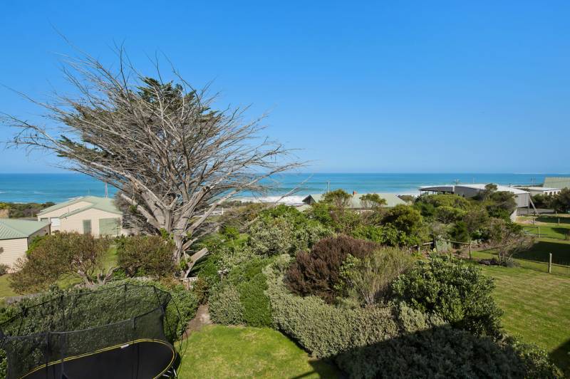 Oceanbreak Holiday Home Skenes creek | real estate agency | 17 Surf Ave, Skenes Creek VIC 3233, Australia | 0352372600 OR +61 3 5237 2600