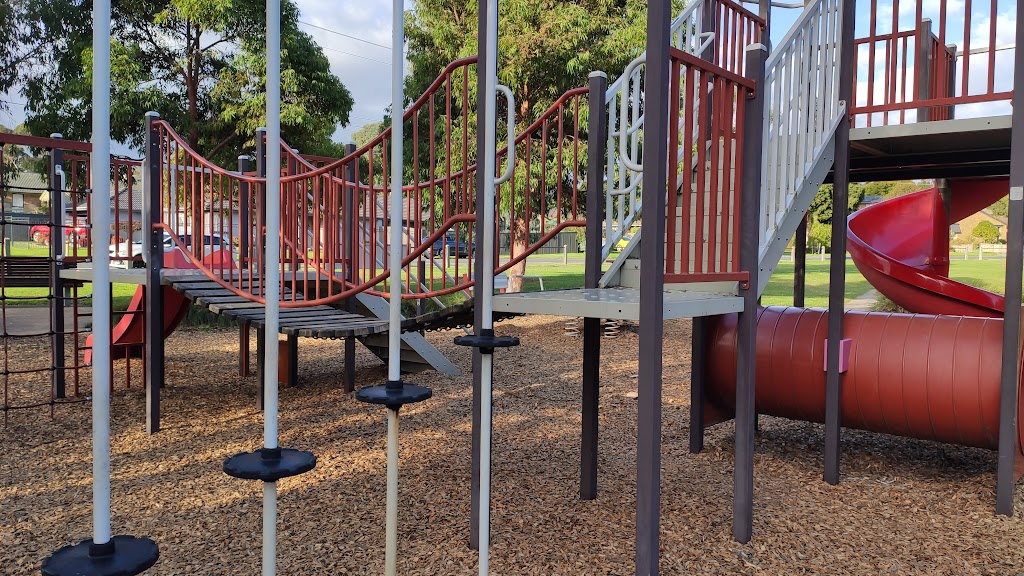Country Club Drive Playground | point of interest | 25 Country Club Dr, Chirnside Park VIC 3116, Australia | 0397267788 OR +61 3 9726 7788