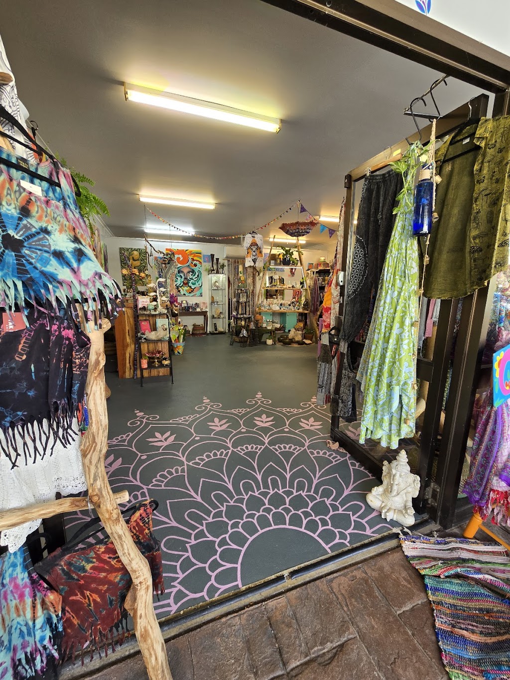 Silk & Stone Bohemian Hippie Shop | Shop 6/2 Voyager Cres, Bawley Point NSW 2539, Australia | Phone: 0421 119 978