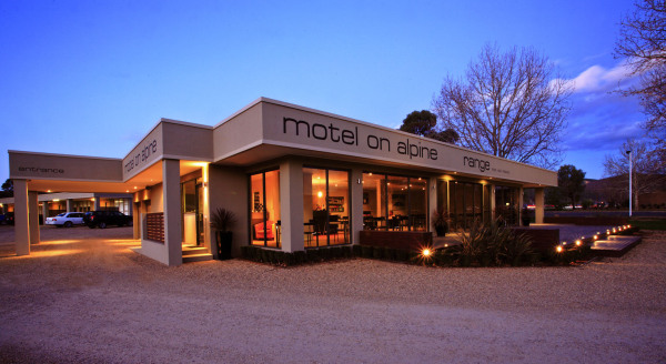 Motel on Alpine | 258 Great Alpine Rd, Myrtleford VIC 3737, Australia | Phone: (03) 5752 1438