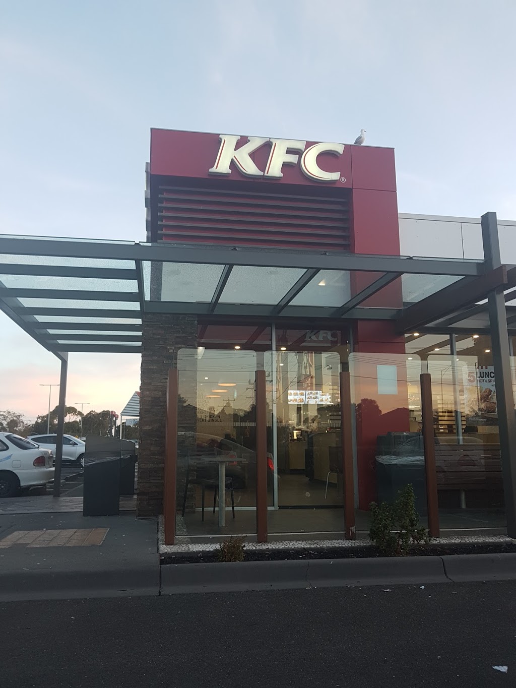 KFC Laverton | meal takeaway | 23 Central Ave, Altona Meadows VIC 3028, Australia | 0393607911 OR +61 3 9360 7911