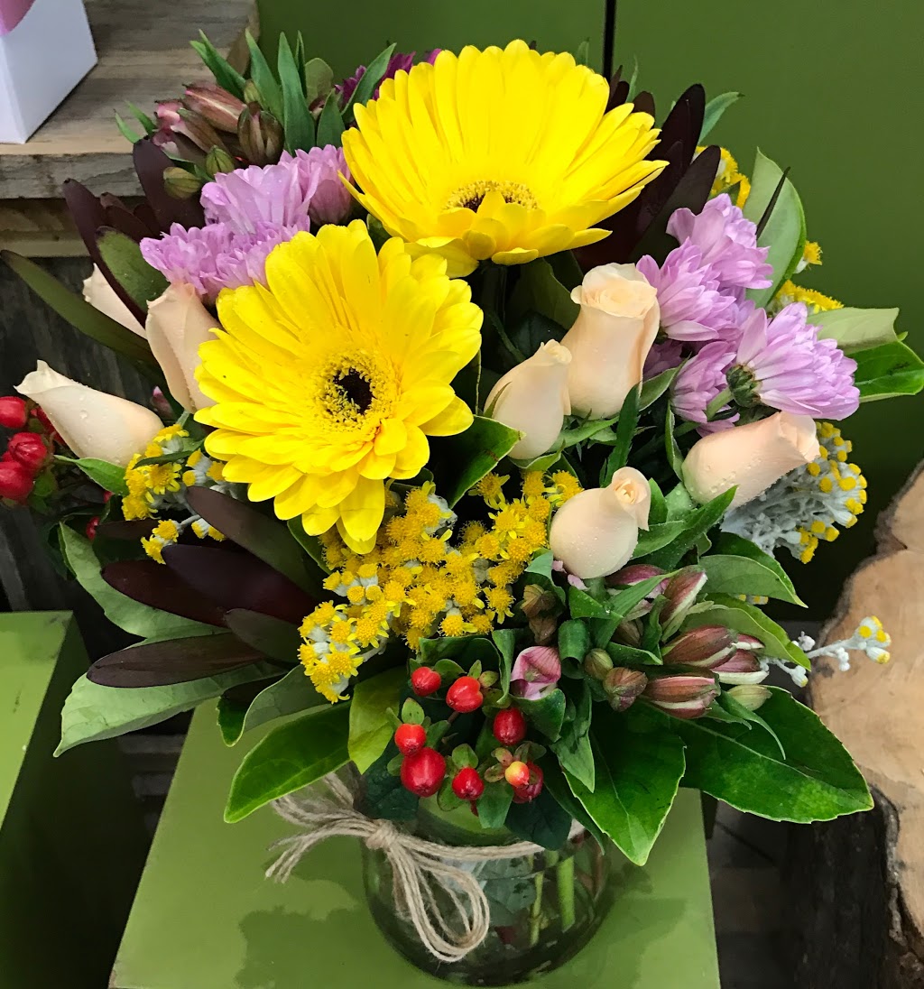 Flower Emporium | florist | Shop 2 Sunshine Marketplace Harvester Road, Sunshine VIC 3020, Australia | 0393122022 OR +61 3 9312 2022