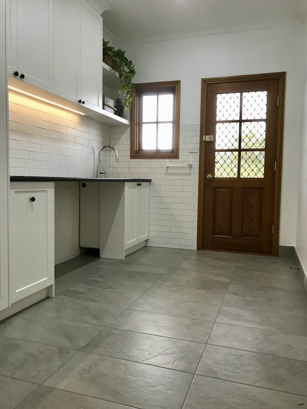 Creative Bathroom Solutions | 293 Main St, Bacchus Marsh VIC 3340, Australia | Phone: 0403 015 091
