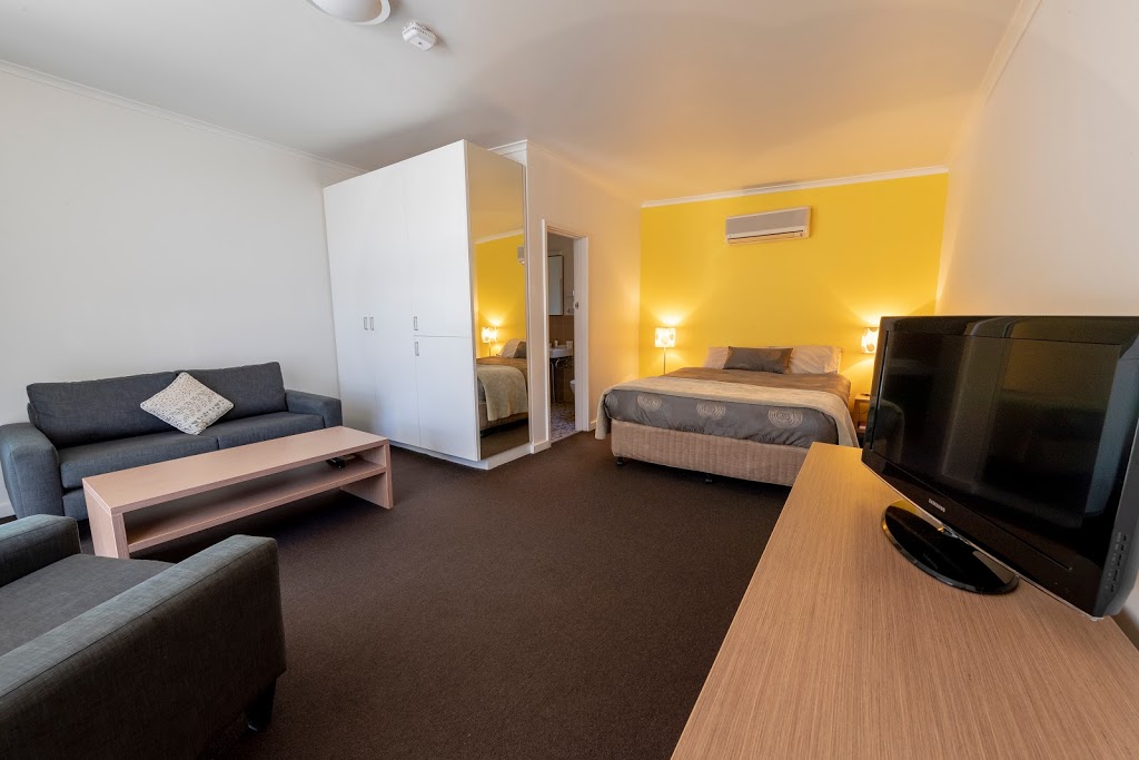 Wilpena Pound Resort | lodging | Wilpena Rd, Via Hawker SA 5434, Australia | 1800805802 OR +61 1800 805 802
