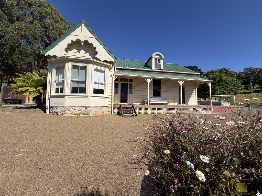 The Cottage at Flowerpot | 30 Flowerpot Jetty Rd, Flowerpot TAS 7163, Australia | Phone: 0403 860 488