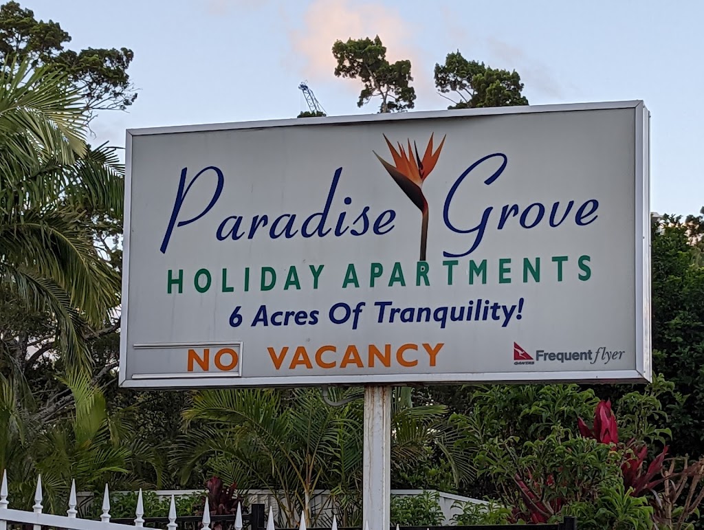 Paradise Grove Holiday Apartments | 7 W Burleigh Rd, Burleigh Heads QLD 4220, Australia | Phone: (07) 5576 3833