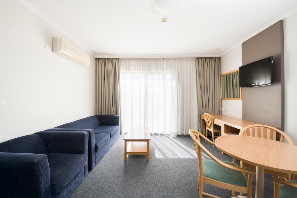 The Woden Hotel | lodging | Launceston St, Phillip ACT 2606, Australia | 0262817733 OR +61 2 6281 7733
