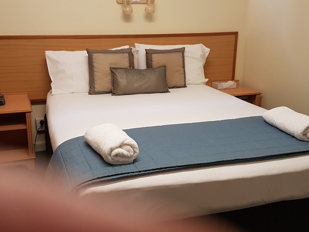Sleepy Hill Motor Inn | lodging | 92 Adelaide St, Raymond Terrace NSW 2324, Australia | 0249872321 OR +61 2 4987 2321