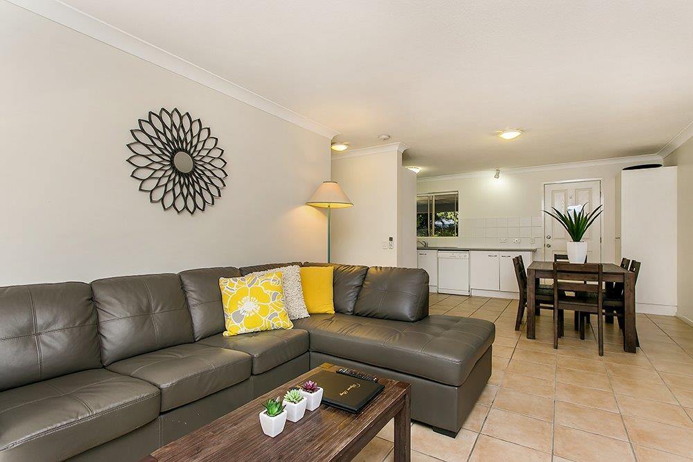 Byron Lakeside Holiday Apartments | 5 Old Bangalow Rd, Byron Bay NSW 2481, Australia | Phone: (02) 6680 9244